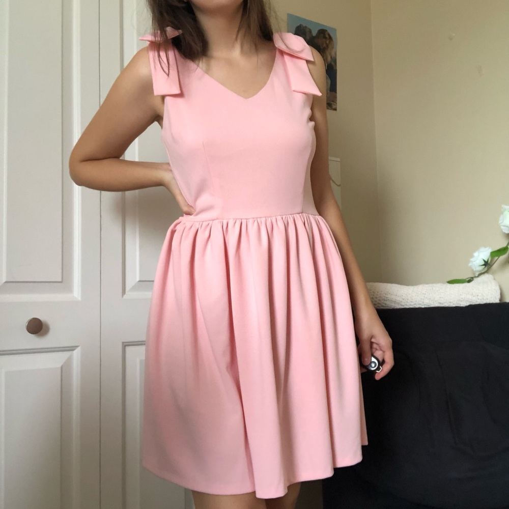 Elegant Pink Sleeveless Dress